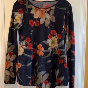 MULTICOLORED FLORAL TOP SOMEWHAT FUZZY NO TAGS SOFT 2 SIDE PICKETS A LINE HEM